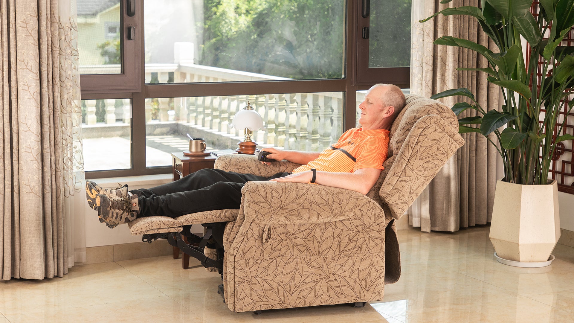 Power Lift Recliners & Chairs | Medium to Tall | 300-500lbs | Lay Flat