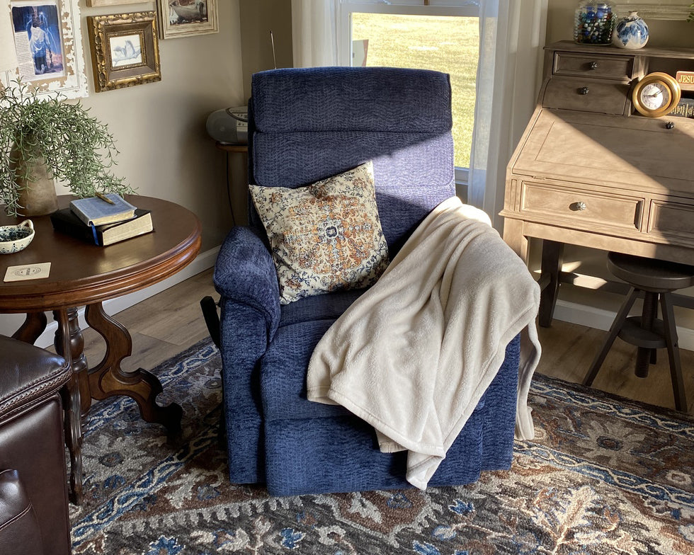 9188E Lay Flat Recliner Lift Chair With Heat And Massage(Large/Wide, Chenille Blue)